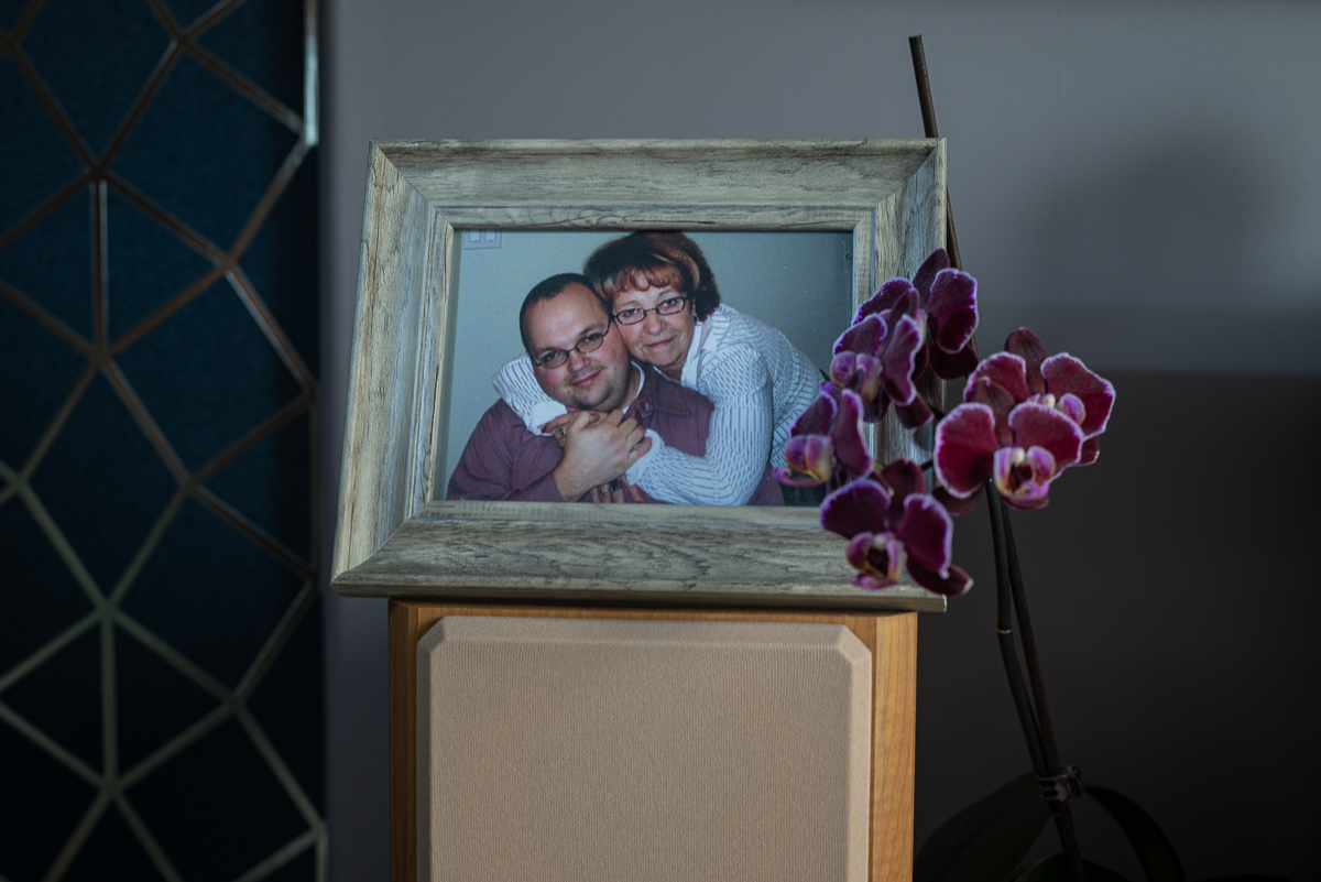 Photo of a framed picture of Seb Duper with his mother, taken by Seb Duper